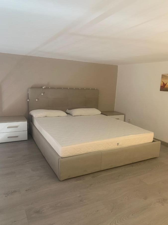 Odeon Apartment In Centro A Livorno Eksteriør bilde